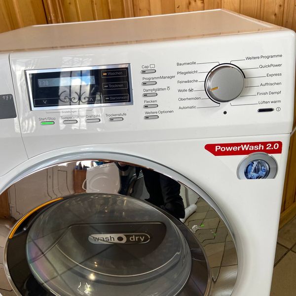 Б/у Стирально-сушильная машина Miele WT1 Wasch/Dry (PowerWash 2.0) 177 фото